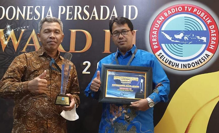 Di Ajang Indonesia Persada.id Slawi FM Raih Penghargaan Radio Host Terbaik