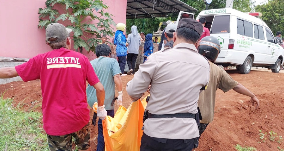 Seorang petani warga Desa Pecangakan Comal Tewas Tertabrak Kereta