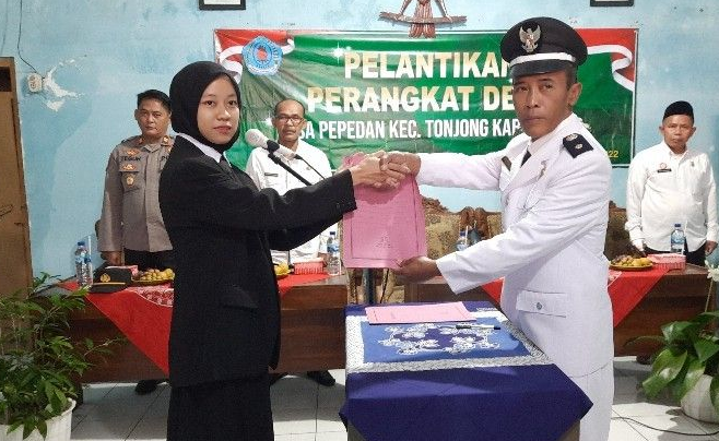 Indah Ikrima Dilantik Menjadi Kasi Kesra Desa Pepedan Tonjong Kabupaten Brebes
