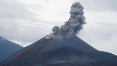 Kamis Pagi ini Gunung Anak Krakatau Kembali Erupsi