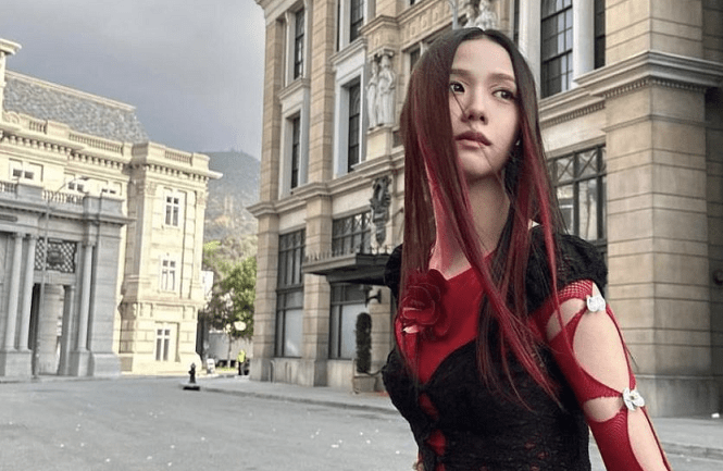 Apakah debut solo Jisoo berjalan dengan baik seperti anggota BLACKPINK lainnya