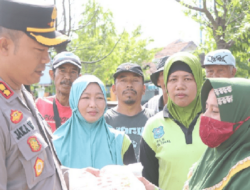 Kapolres Tegal Kota Menyalurkan Bantuan Sosial untuk Pegawai Harian Lepas