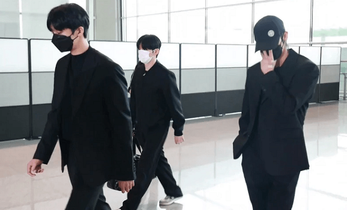 Kesedihan untuk mendiang Moon Bin, Rekan-rekan Idol menggunakan pakaian hitam di bandara pada tanggal 20