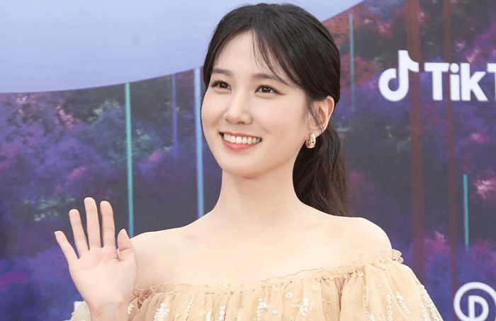 Park Eun Bin red karpet cantik