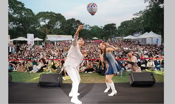 Aktor Lee Yi Kyung berhasil menyelesaikan fan meeting di Vietnam