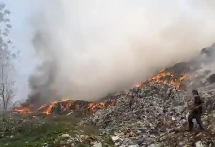 Terjadi Kebakaran Di Tempat Pembuangan Akhir (TPA) di Desa Penujah