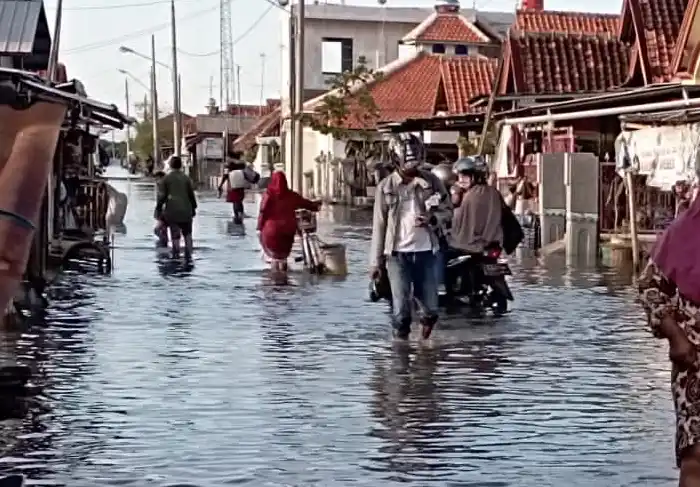 Banjir Rob Parah di Brebes, 1000 KK dan 800 Ha Tambak Terkena Dampak