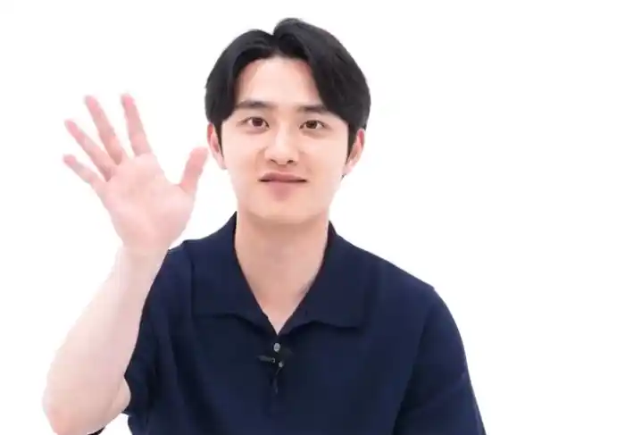 D.O. EXO, yang juga dikenal sebagai aktor Doh Kyungsoo