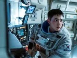 D.O. EXO Berperan sebagai Astronot yang Terjebak di Bulan dalam Film “The Moon”