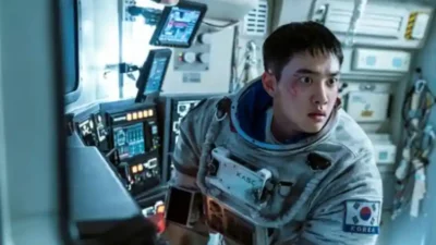 Kyungsoo D.O. EXO Berperan sebagai Astronot
