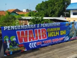 Polisi Pasang Spanduk Imbauan di Tempat-Tempat Ramai di Kota Tegal Selama Operasi Patuh Candi 2023