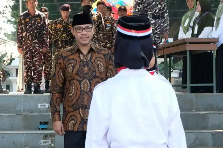 Ribuan Santri TPQ Temanggung Apel