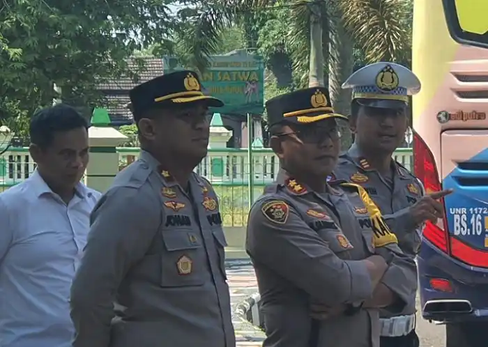 Rombongan Jemaah Haji Kabupaten Tegal Tiba dengan Pengawalan Ketat Polres Tegal