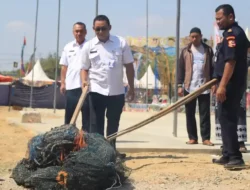 168 Jaring Cotok yang Merusak Ekosistem Laut Dimusnahkan di Rembang