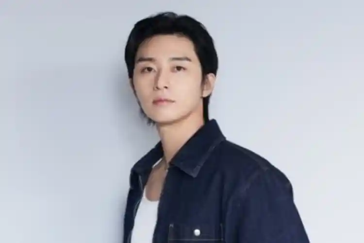 Aktor Park Seo Joon atau Park Yong-kyu