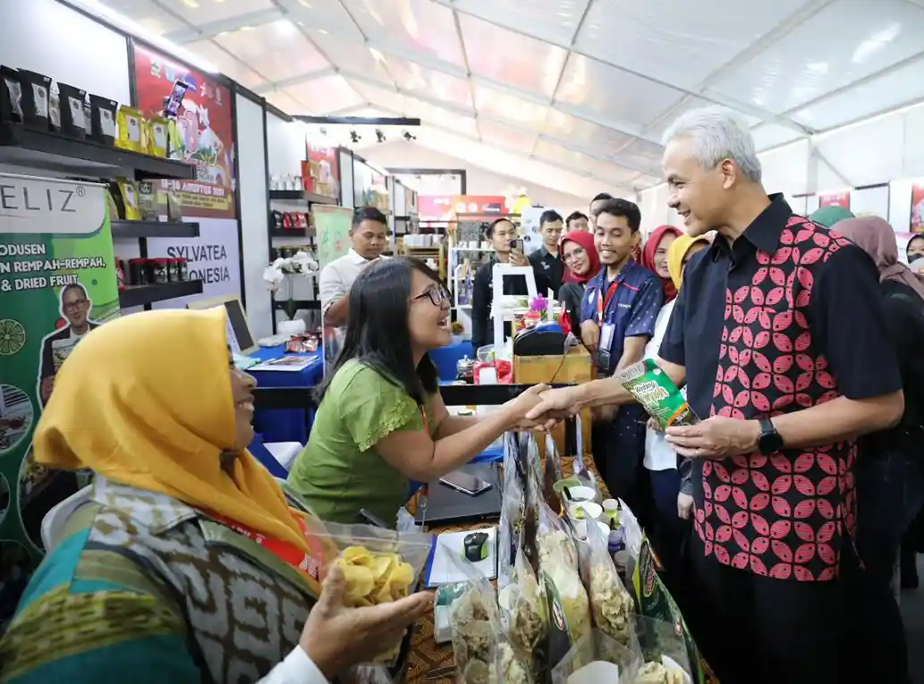 Berhasil Beli Rumah Berkat Lapak Ganjar, Pelaku UMKM Ini Terharu Bertemu Gubernur Jateng