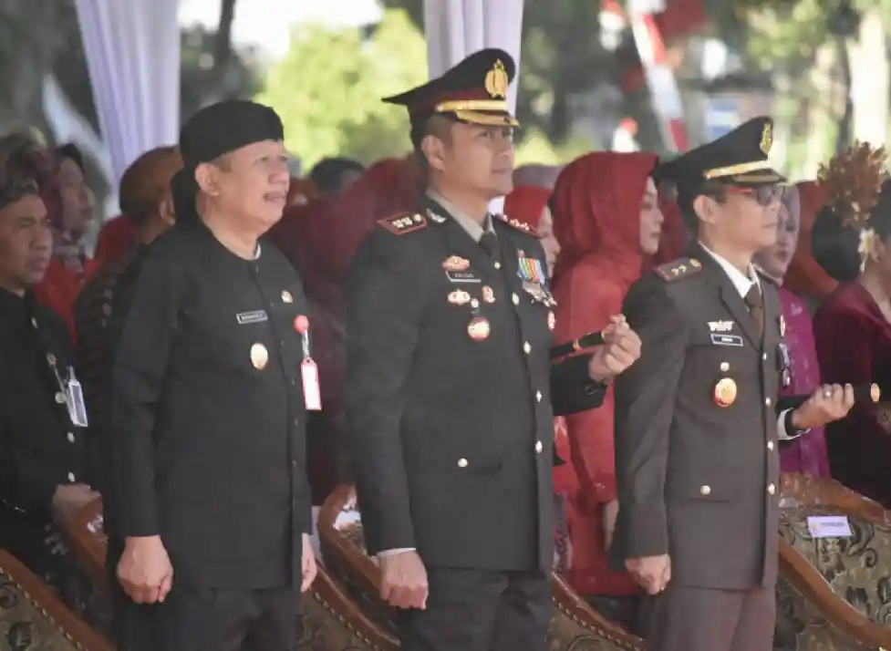 Bupati Grobogan Hadiri Upacara HUT ke-78 RI dengan Pakaian Adat Aceh