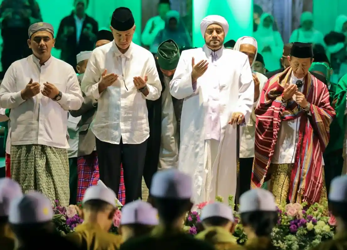 Ganjar Pamit ke Syechermania Brebes, Berharap Jateng Bersholawat Lestari