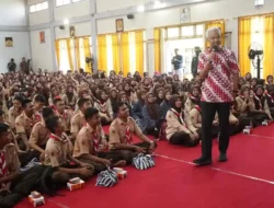 Ganjar Pranowo Ajari Siswa SMA dan SMK di Cilacap, Beri Motivasi dan Edukasi Era Digital