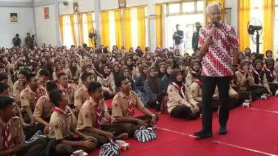 Ganjar Pranowo Ajari Siswa SMA dan SMK di Cilacap, Beri Motivasi dan Edukasi Era Digital
