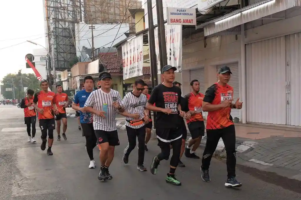 Ganjar Pranowo Lari 10K untuk Rayakan HUT RI Ke 78 dan Jateng