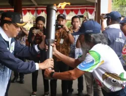 Kirab Obor Api Abadi Porprov Jateng 2023 Meriahkan Kota Jepara