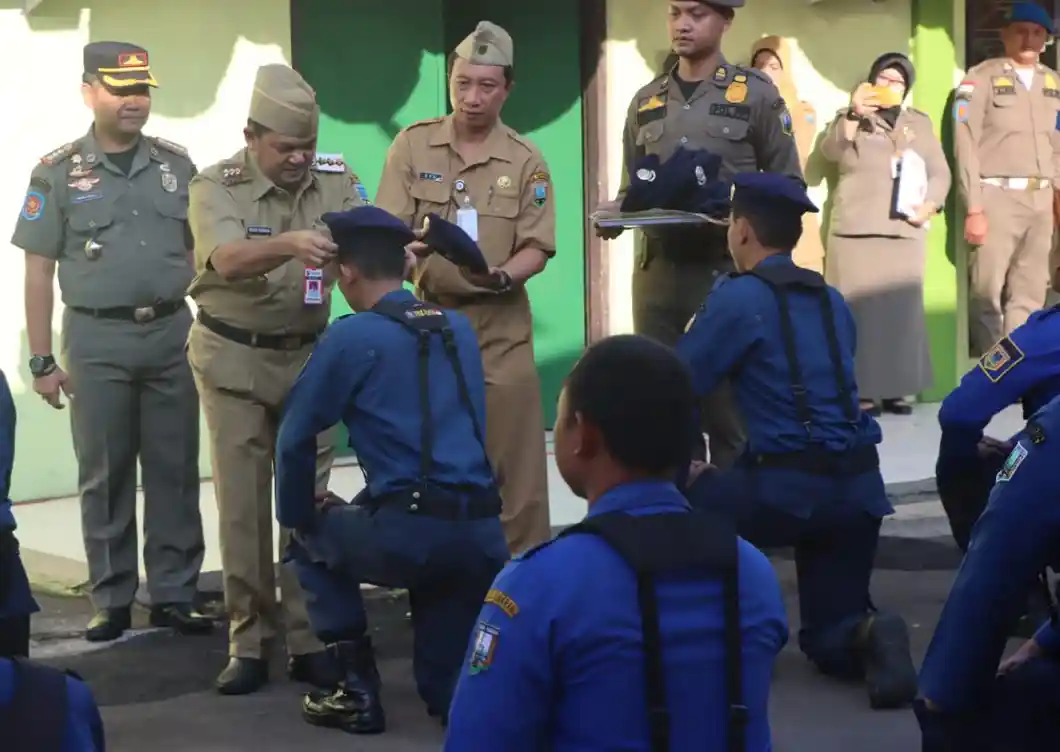 Bupati Semarang Ngesti Nugraha Berikan Baret kepada 18 personel baru Damkar