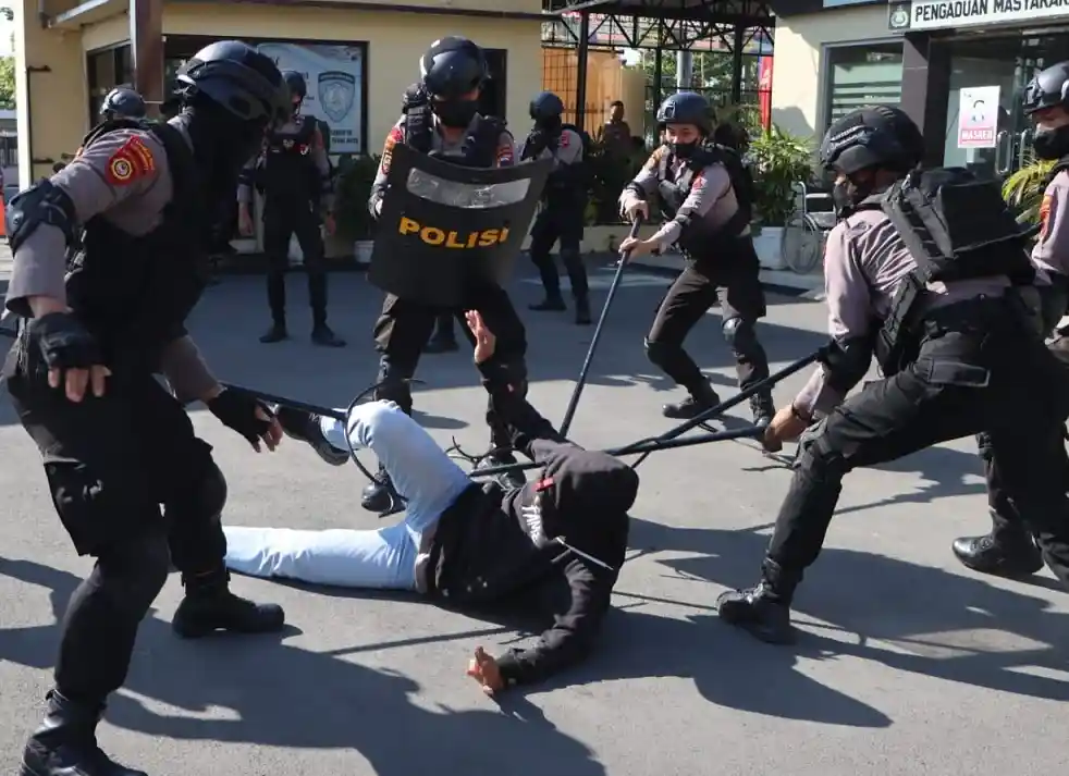 Polres Tegal Kota Gelar Simulasi Pengamanan Markas, Latih Kesiapan Personel