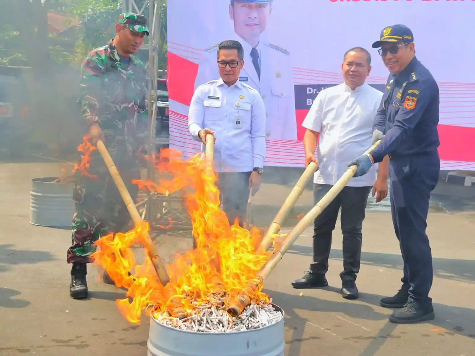 Rokok Ilegal Senilai Rp7 Miliar Dimusnahkan di Kudus