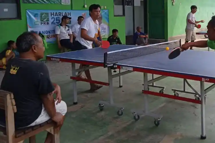 Anggota DPRD Kota Tegal Gelar Turnamen Tenis Meja untuk Hibur Masyarakat