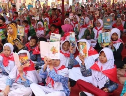 Mendongeng dengan Boneka, Cara Unik Pekalongan Tingkatkan Minat Baca Anak