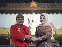 Klaten Rayakan Hari Jadi ke-219 dan HUT ke-78 RI dengan Wayang Kulit