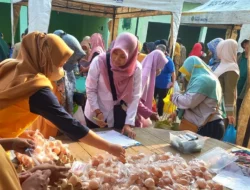 Pemkab Rembang Beri Makanan Tambahan Lokal dan Sedekah Telur untuk Cegah Stunting