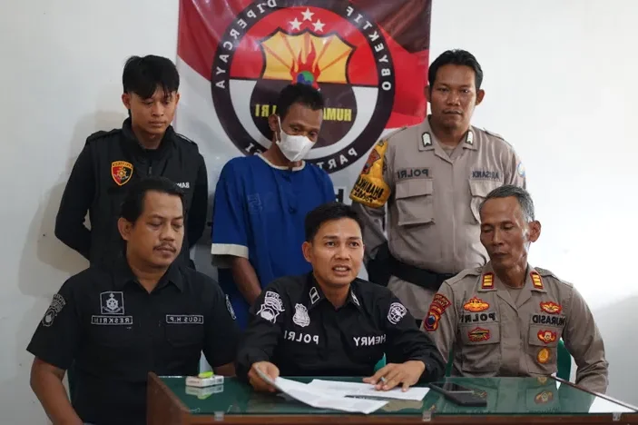 Pria Ini Tertangkap Mencuri Speaker di Rumah Nenek